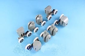 Ролики DC1001 Ø 25 мм на 2 двери, 4 верхние (двойные, сменные) + 4 нижние (одинарные, с кнопкой)